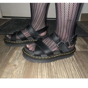 Dr. Martens Voss II Leather Strap Sandals, black Leather, Size 7